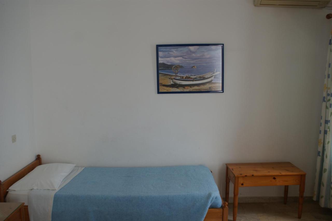 Hotel Eleftheria Парос Екстериор снимка