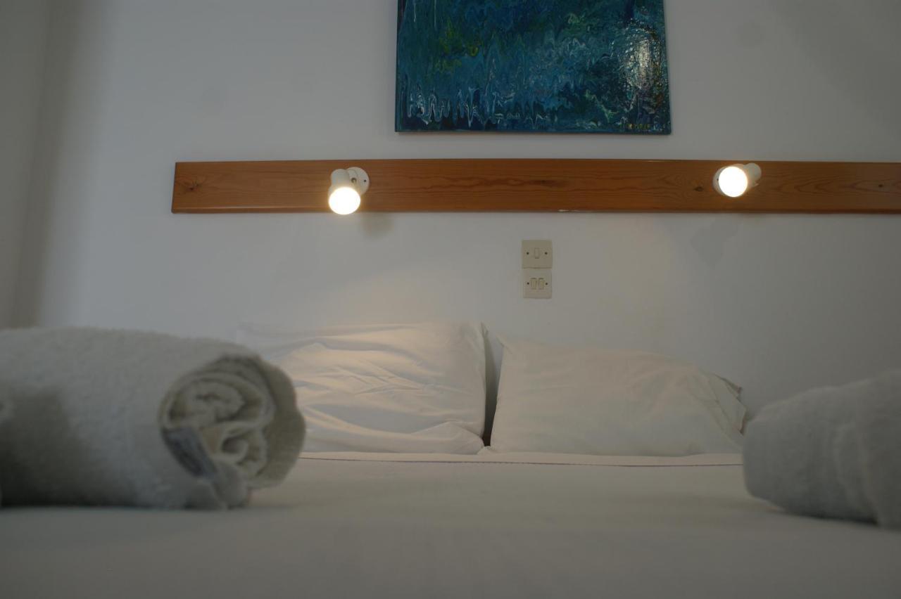 Hotel Eleftheria Парос Екстериор снимка