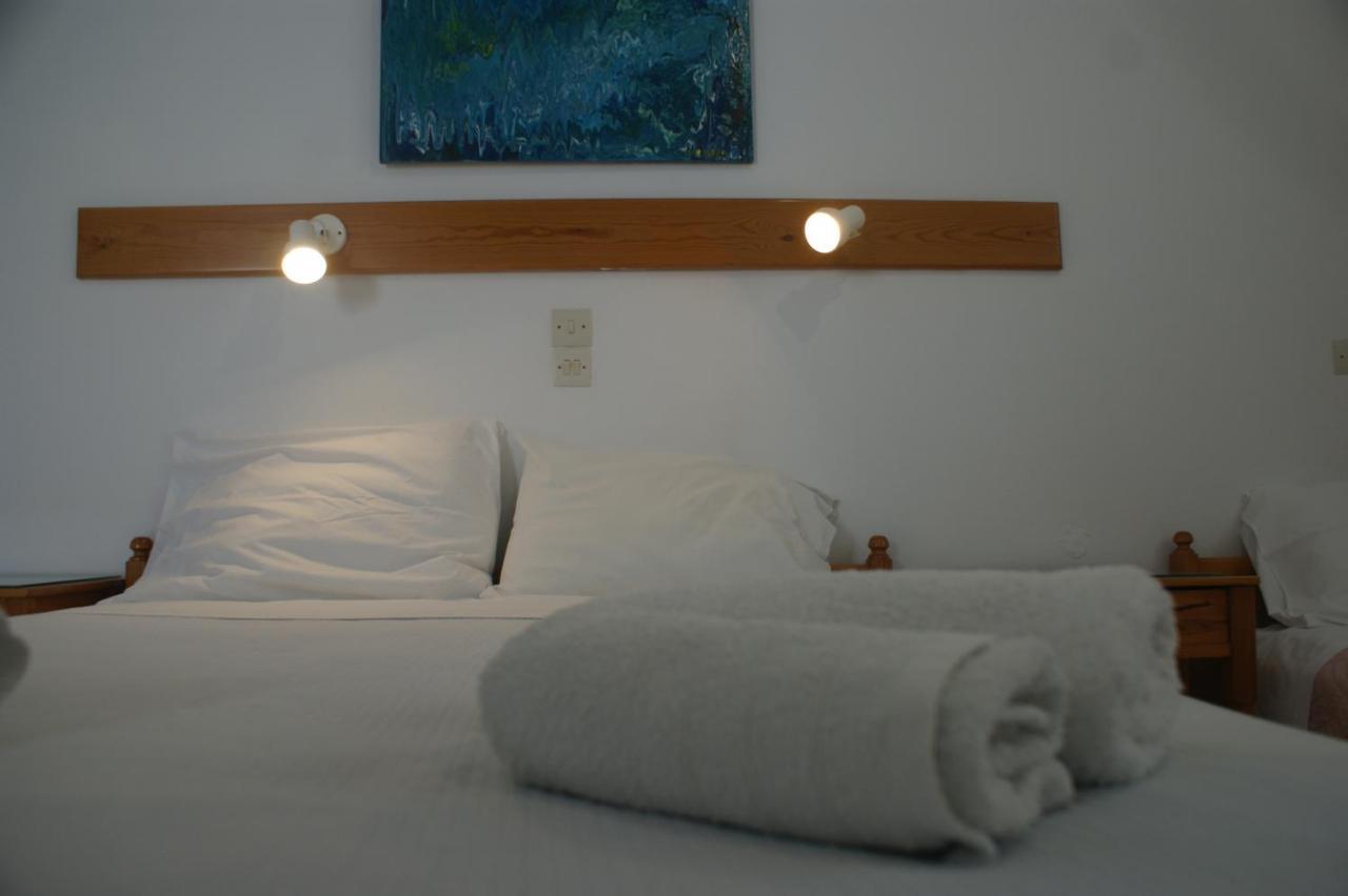 Hotel Eleftheria Парос Екстериор снимка