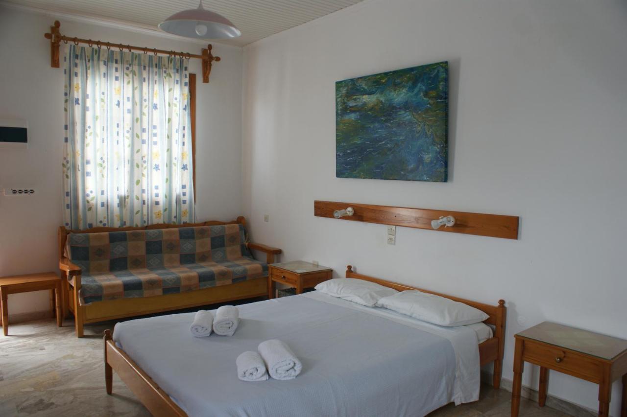 Hotel Eleftheria Парос Екстериор снимка