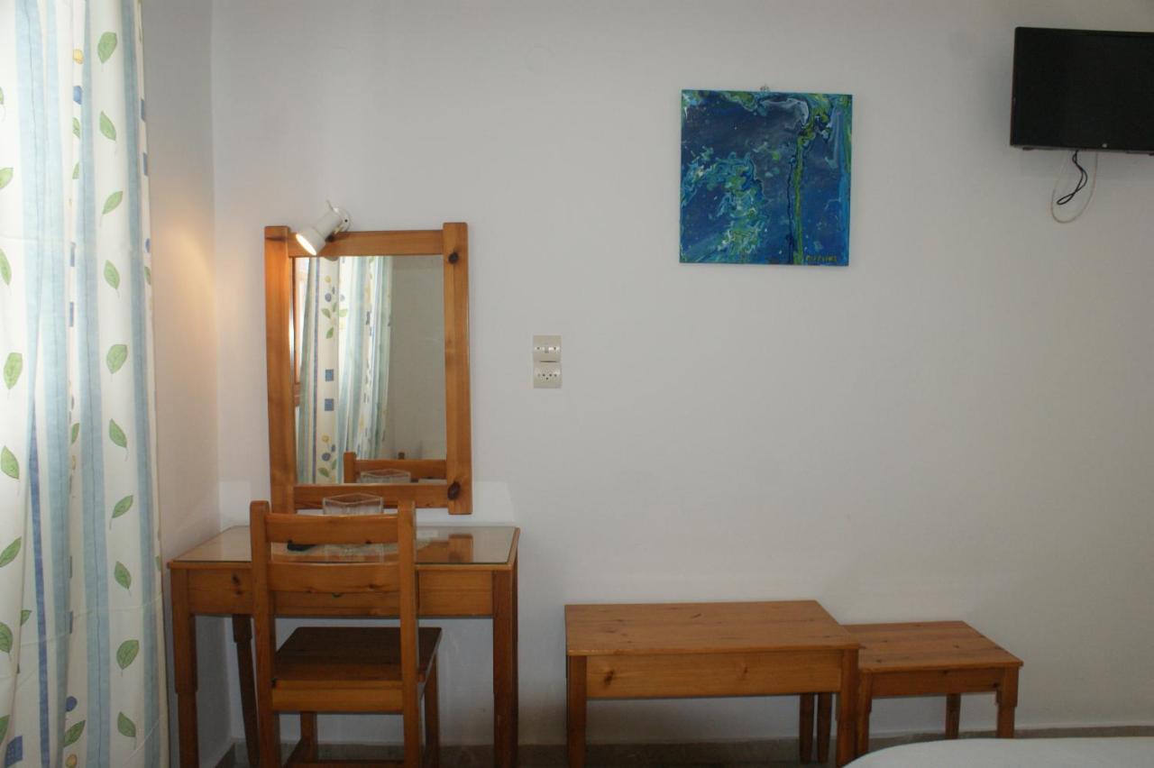 Hotel Eleftheria Парос Екстериор снимка