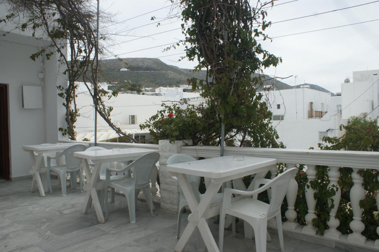 Hotel Eleftheria Парос Екстериор снимка