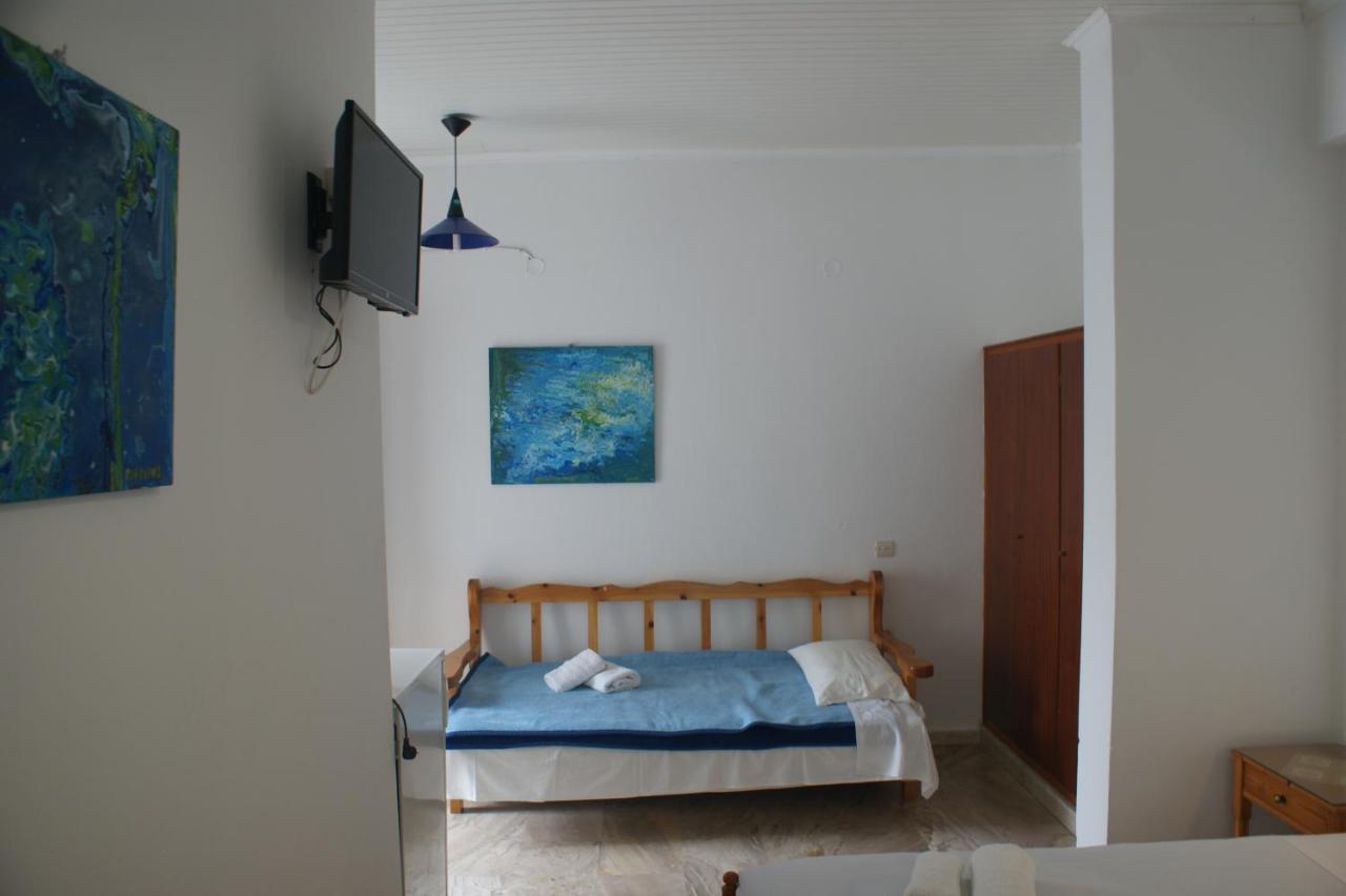 Hotel Eleftheria Парос Екстериор снимка