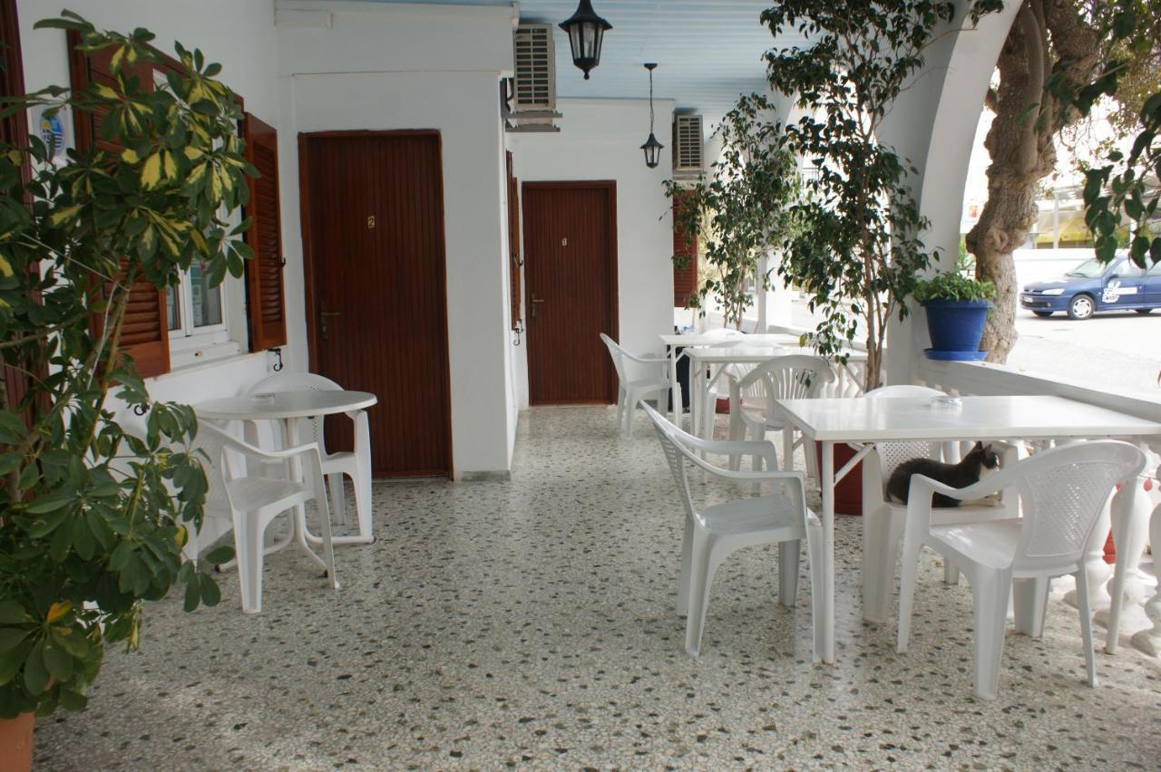 Hotel Eleftheria Парос Екстериор снимка