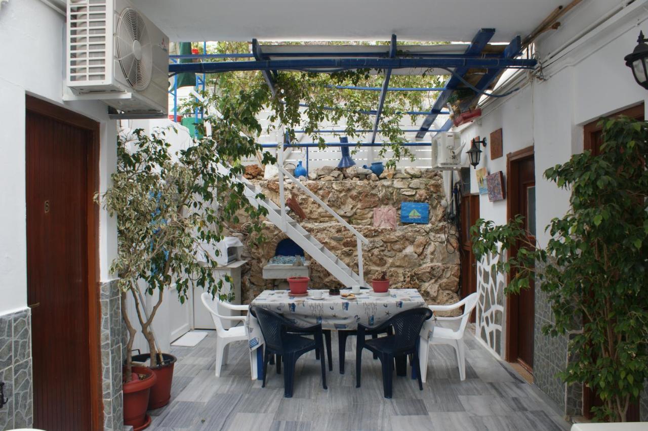 Hotel Eleftheria Парос Екстериор снимка