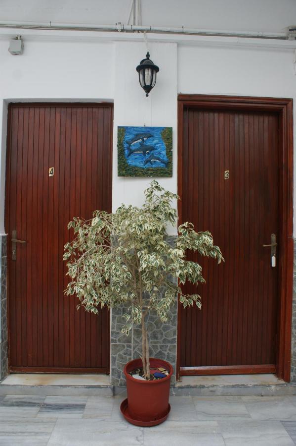 Hotel Eleftheria Парос Екстериор снимка