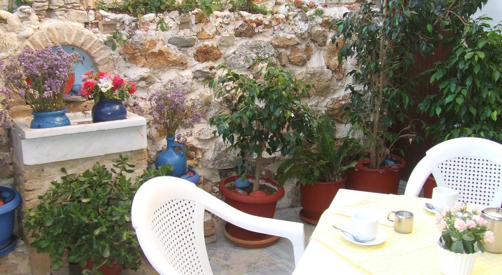 Hotel Eleftheria Парос Екстериор снимка
