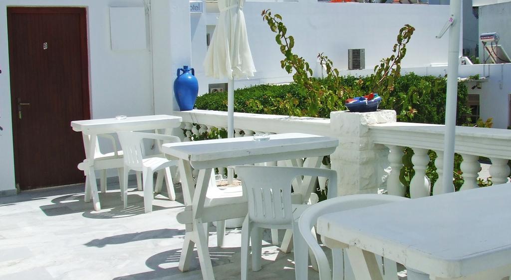 Hotel Eleftheria Парос Екстериор снимка