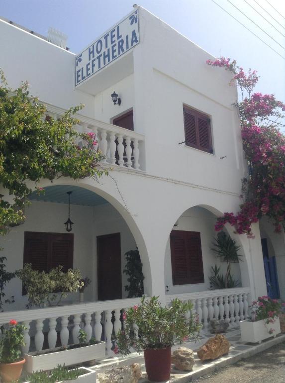 Hotel Eleftheria Парос Екстериор снимка