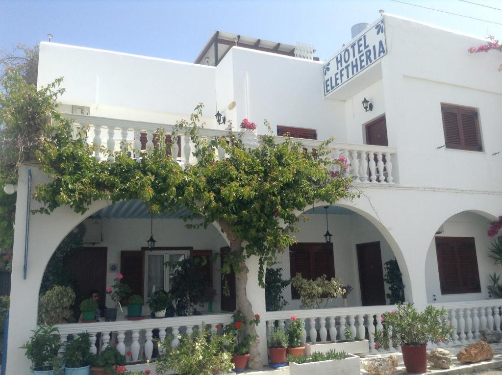 Hotel Eleftheria Парос Екстериор снимка